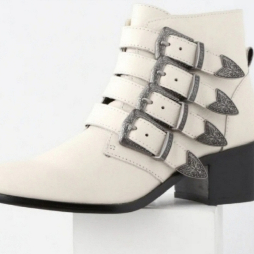 Steve Madden Billey Booties size 7.5 for women - Picture 10 of 10